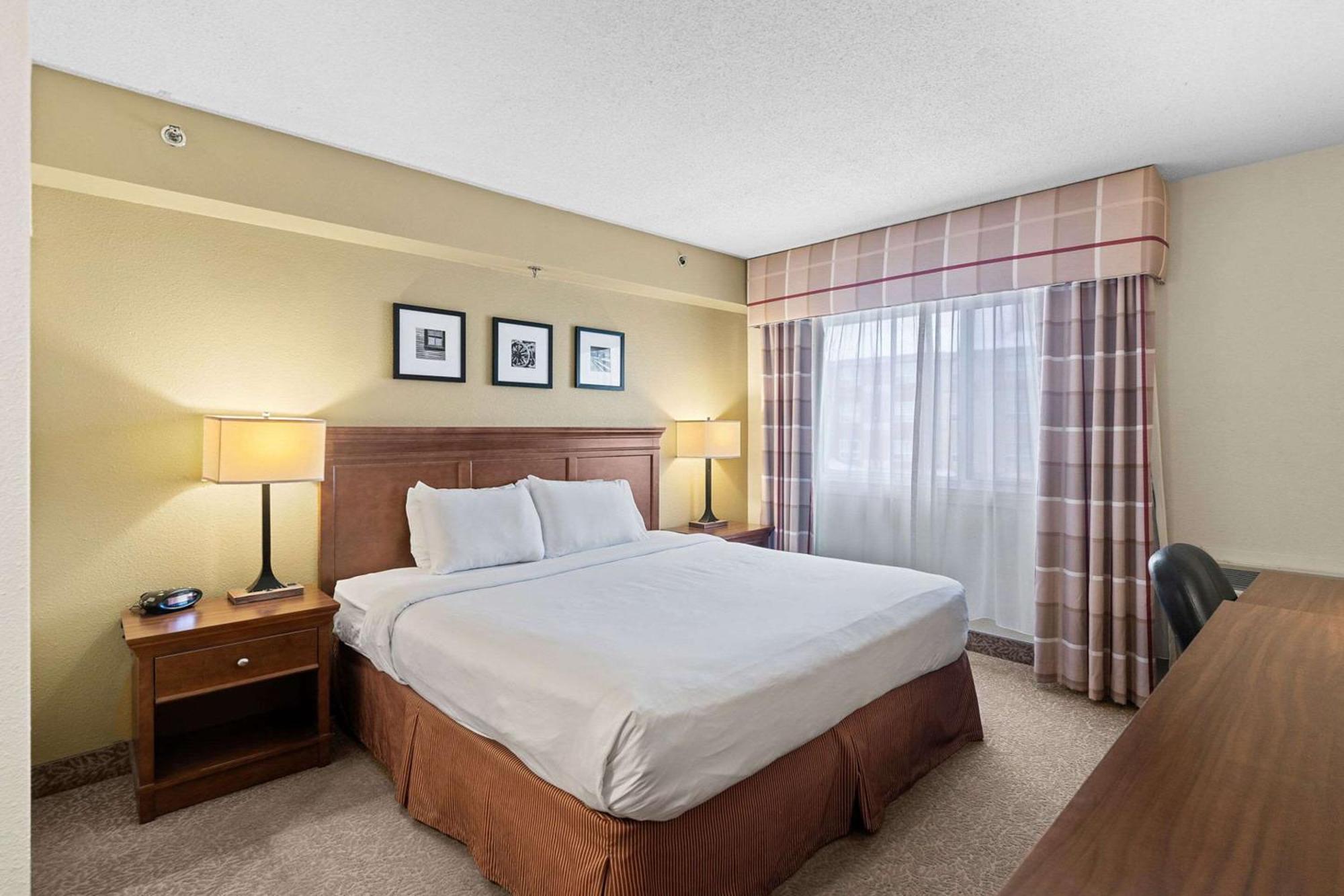 Country Inn & Suites By Radisson, Saskatoon, Sk מראה חיצוני תמונה