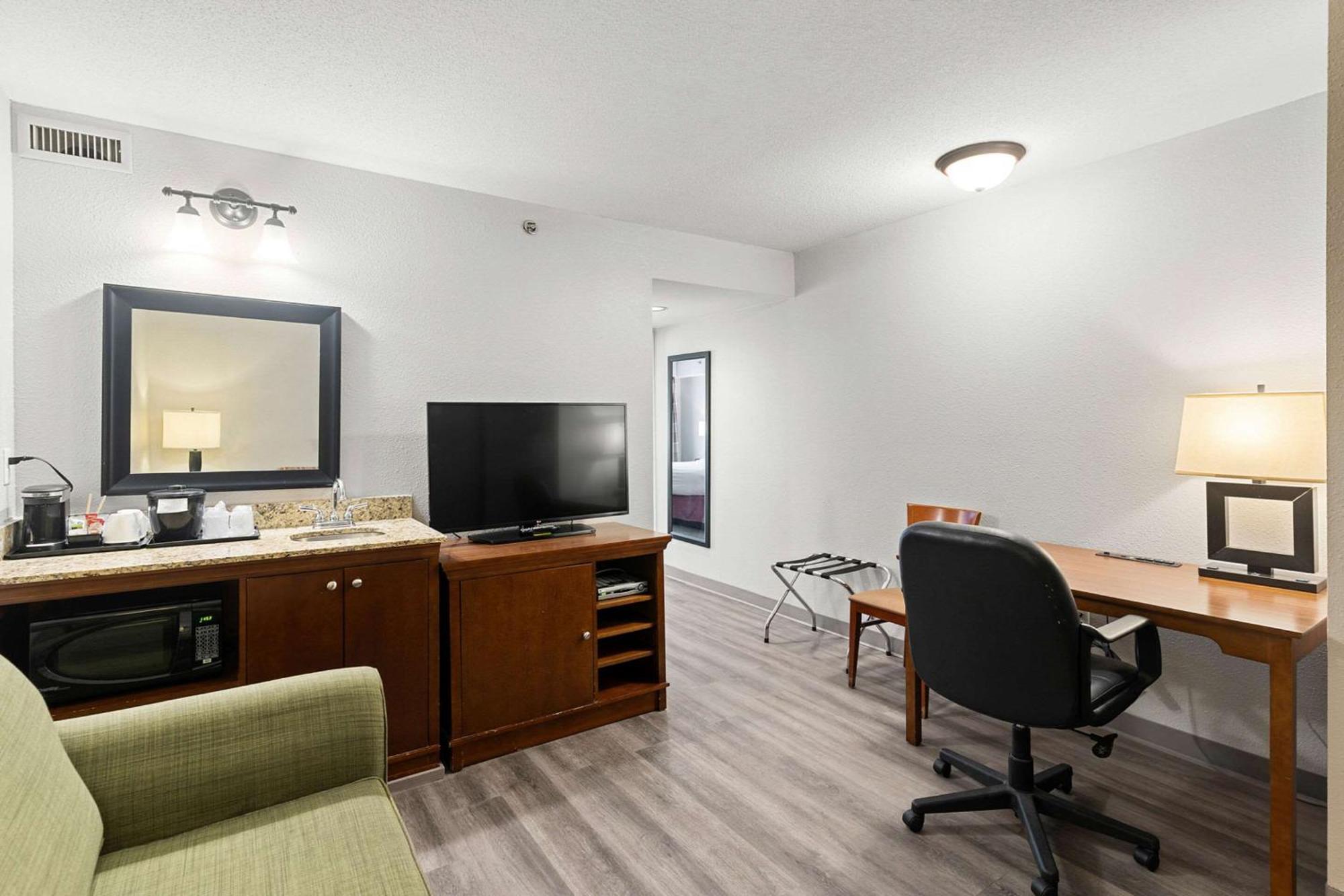 Country Inn & Suites By Radisson, Saskatoon, Sk מראה חיצוני תמונה