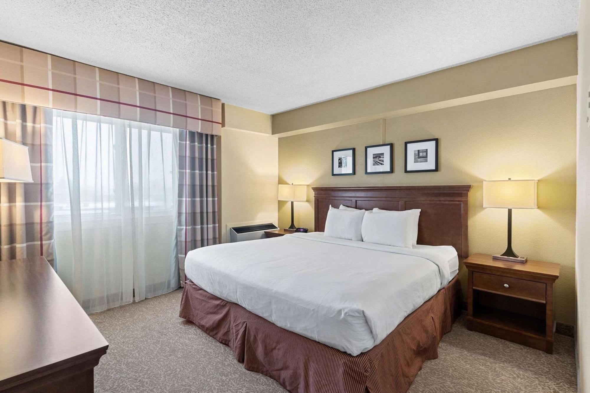 Country Inn & Suites By Radisson, Saskatoon, Sk מראה חיצוני תמונה